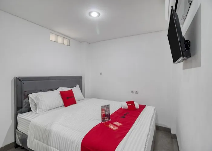 RedDoorz Syariah near Galeria Mall Yogyakarta